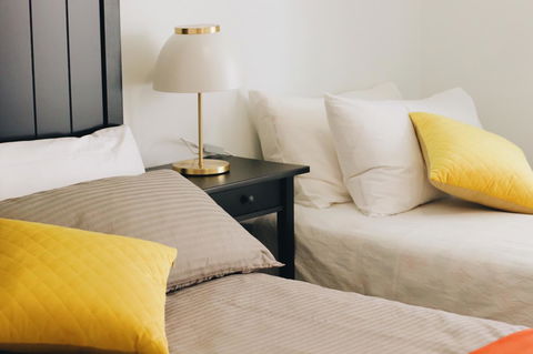 Modern & Cosy 2-Bedroom Apartment Hornsby - Accommodation Perth 0