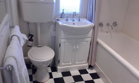 182 Anson Street - Accommodation Perth 5