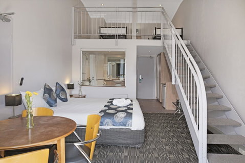 Banjo Paterson Inn - Accommodation Perth 2