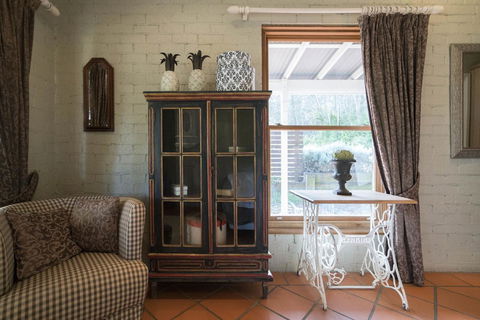 Thistle Hill Guesthouse - Walk To Many Wineries And Restaurants - Accommodation Perth 24