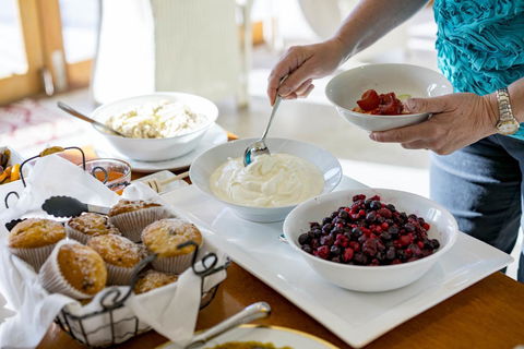 Thistle Hill Guesthouse - Walk To Many Wineries And Restaurants - Accommodation Perth 9