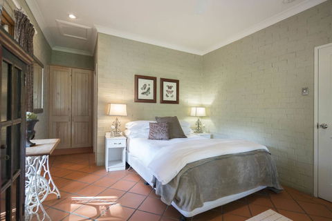 Thistle Hill Guesthouse - Walk To Many Wineries And Restaurants - Accommodation Perth 27
