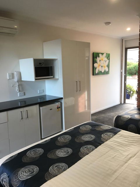 Pelican Motor Inn - Accommodation Perth 9