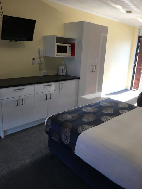 Pelican Motor Inn - Accommodation Perth 1