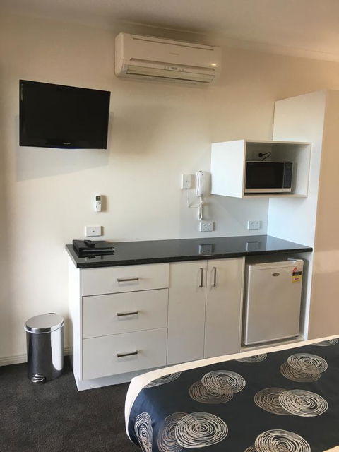 Pelican Motor Inn - Accommodation Perth 8