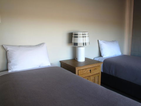 Hunter Oasis - Perth Resorts 1