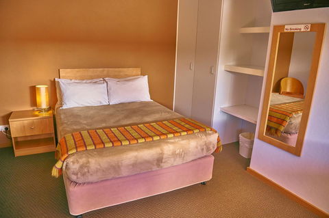 Hunter Oasis - Perth Resorts 31