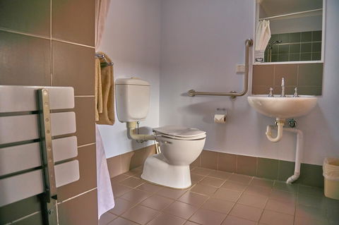Hunter Oasis - Perth Resorts 30