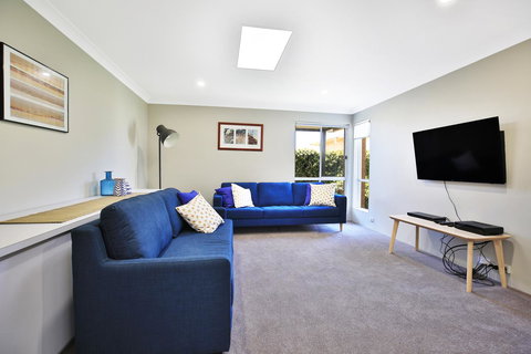 Neptune I Absolute Beachfront I Stunning Views - Accommodation Perth 7