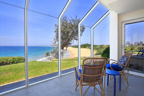 Neptune I Absolute Beachfront I Stunning Views - Accommodation Perth 4