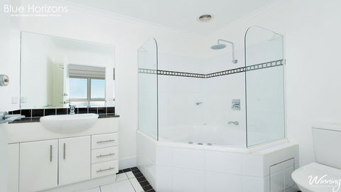 Blue Horizons, Unit 808, 41-45 Shoal Bay Road - Perth Resorts 14