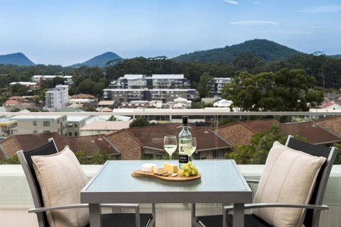 Oaks Nelson Bay Lure Suites - Accommodation Perth 5
