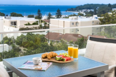 Oaks Nelson Bay Lure Suites - Accommodation Perth 6
