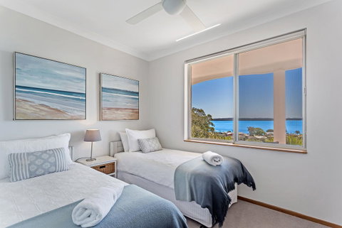 Phuza Maningi 17 Myan Close - Accommodation Perth 18