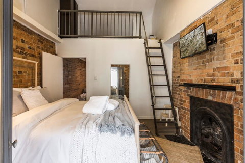 Chippendale Â· Quaint 1880â€™s Sydney Chippendale Terrace House - Accommodation Perth 1