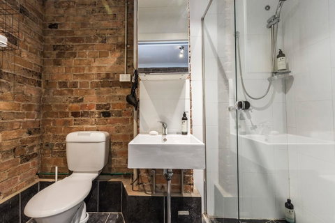 Chippendale Â· Quaint 1880â€™s Sydney Chippendale Terrace House - Accommodation Perth 6