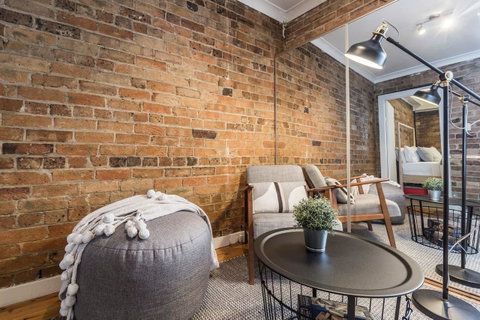 Chippendale Â· Quaint 1880â€™s Sydney Chippendale Terrace House - Accommodation Perth 4
