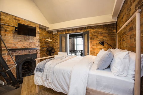 Chippendale Â· Quaint 1880â€™s Sydney Chippendale Terrace House - Accommodation Perth 0