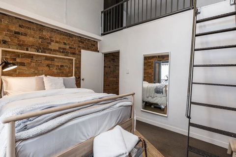 Chippendale Â· Quaint 1880â€™s Sydney Chippendale Terrace House - Accommodation Perth 2