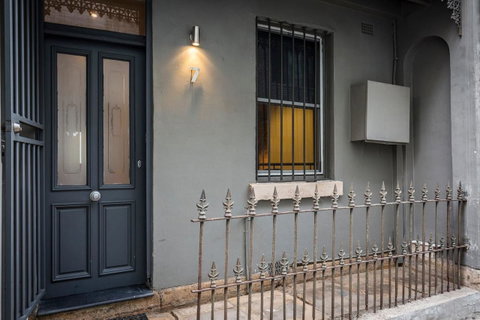 Chippendale Â· Quaint 1880â€™s Sydney Chippendale Terrace House - Accommodation Perth 13
