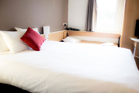 Ibis Newcastle - Accommodation Perth 2