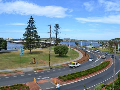 Oxley 8 At Tuncurry - Accommodation Perth 3