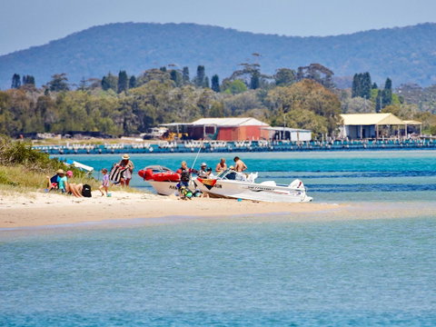 Oxley 8 At Tuncurry - Accommodation Perth 6