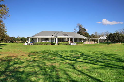 Terara Riverside Retreat - Perth Resorts 23