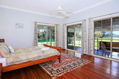 Terara Riverside Retreat - Perth Resorts 4