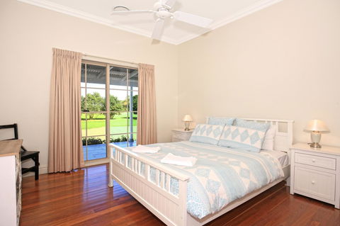 Terara Riverside Retreat - Perth Resorts 11