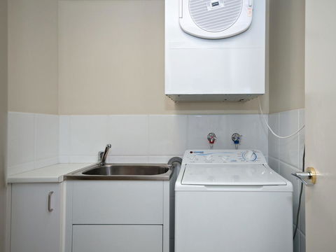 Messines Street, Breakwater Apartment, 104 - Perth Resorts 10