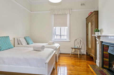 Oversized 2 Bedroom Manly Beach House - Accommodation Perth 5