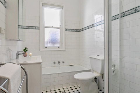 Oversized 2 Bedroom Manly Beach House - Accommodation Perth 8