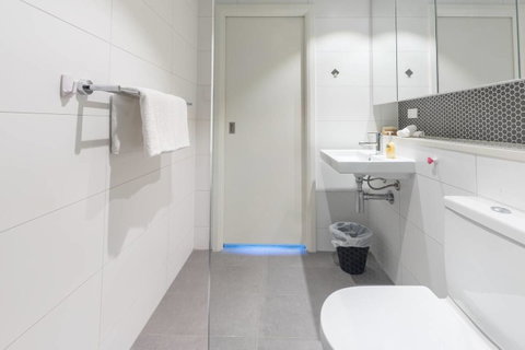 Two Bedders Apartment With Stunning Water View - Accommodation Perth 12