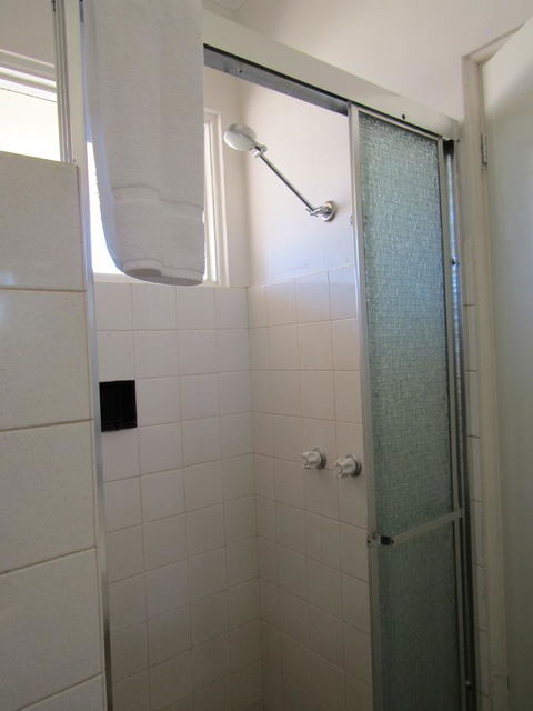 Allonville Gardens Motel - Perth Resorts 17