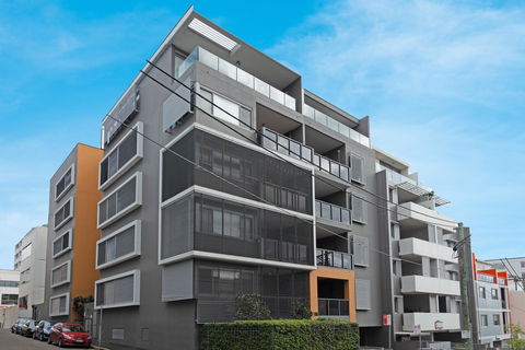 Large Light Luxe 3BDR 2BA Free Parking - Walk To Sydney Uni And RPA - Accommodation Perth 11
