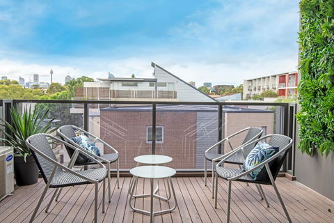 Large Light Luxe 3BDR 2BA Free Parking - Walk To Sydney Uni And RPA - Accommodation Perth 4