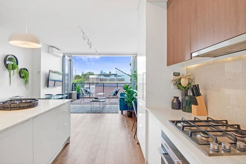 Large Light Luxe 3BDR 2BA Free Parking - Walk To Sydney Uni And RPA - Accommodation Perth 0