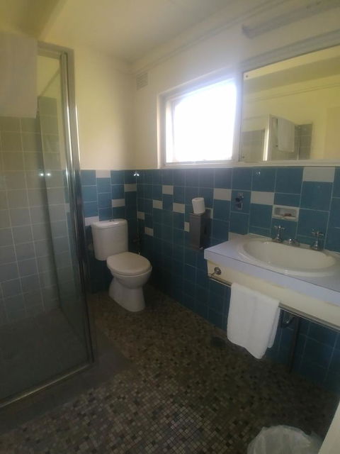 Bega Motel - Perth Resorts 11