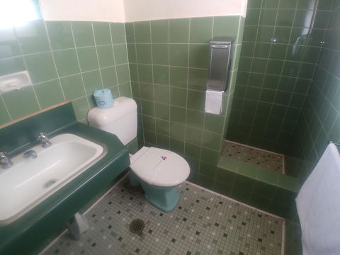 Bega Motel - Perth Resorts 12