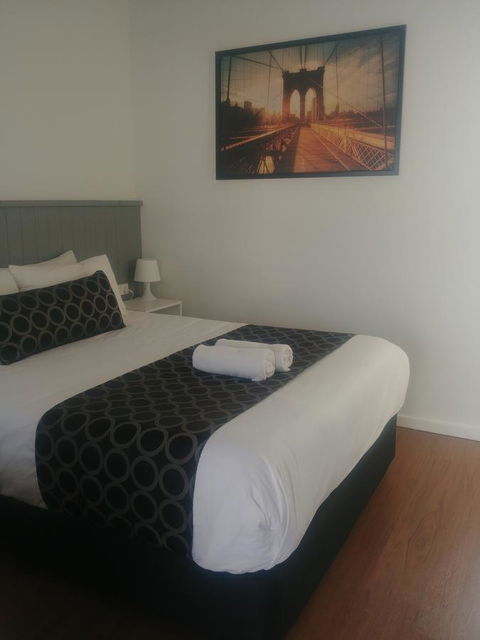 Bega Motel - Perth Resorts 4
