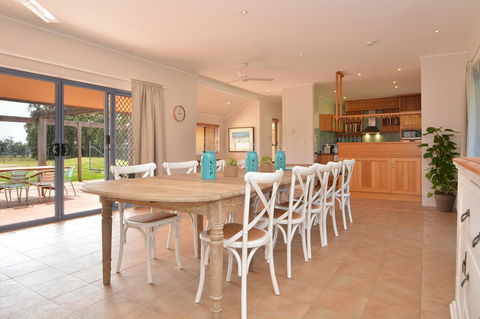 JE Guesthouse, Central To All The Hunter Valley Has To Offer - Accommodation Perth 0