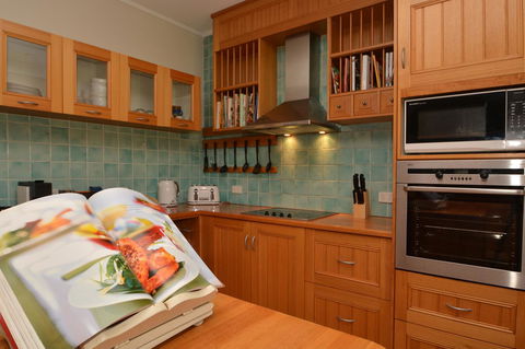 JE Guesthouse, Central To All The Hunter Valley Has To Offer - Accommodation Perth 14