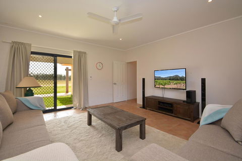 JE Guesthouse, Central To All The Hunter Valley Has To Offer - Accommodation Perth 4