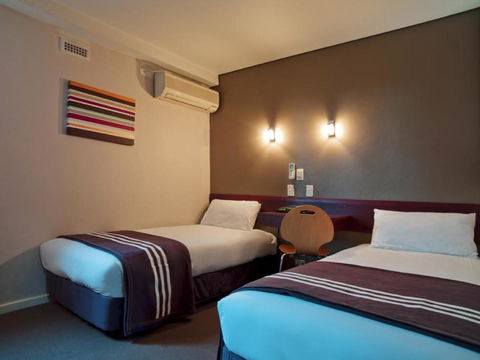 Hotel Hacienda - Perth Resorts 14