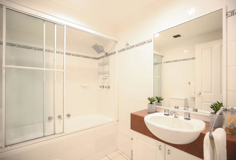 Vibrant Inner-city Living - Darling Harbour Fringe - Accommodation Perth 6