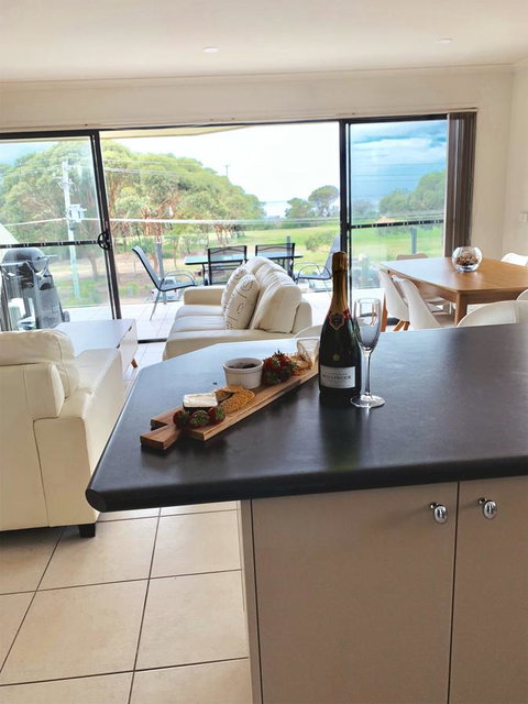 Seachange 3 - Accommodation Perth 3