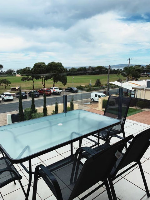 Seachange 3 - Accommodation Perth 7