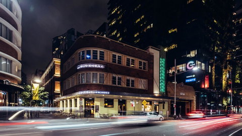 The Old Clare Hotel, Independent Collection By EVT - Accommodation Perth 13