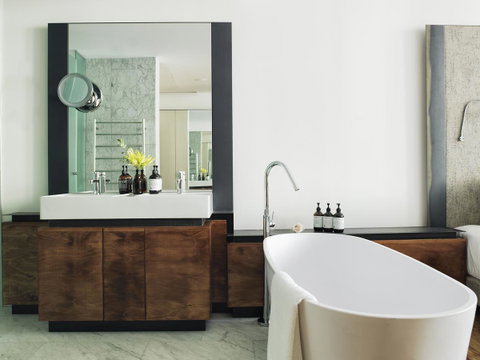 The Old Clare Hotel, Independent Collection By EVT - Accommodation Perth 3